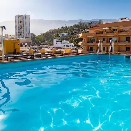 Park Plaza Hotel 2*