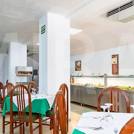 Park Plaza 2*