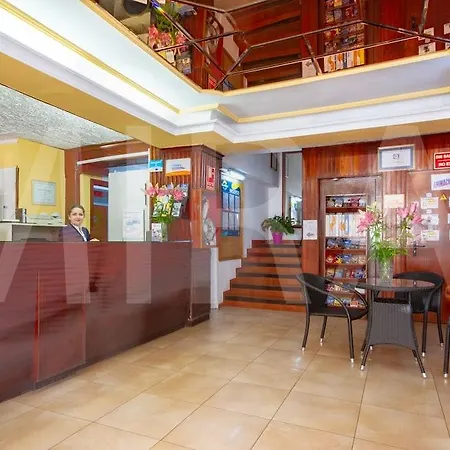 Park Plaza 2*