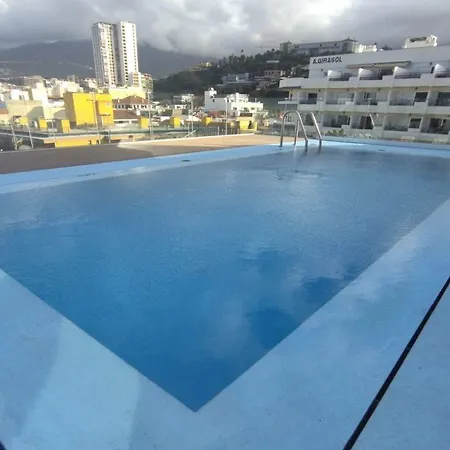 Park Plaza Hotel 2*